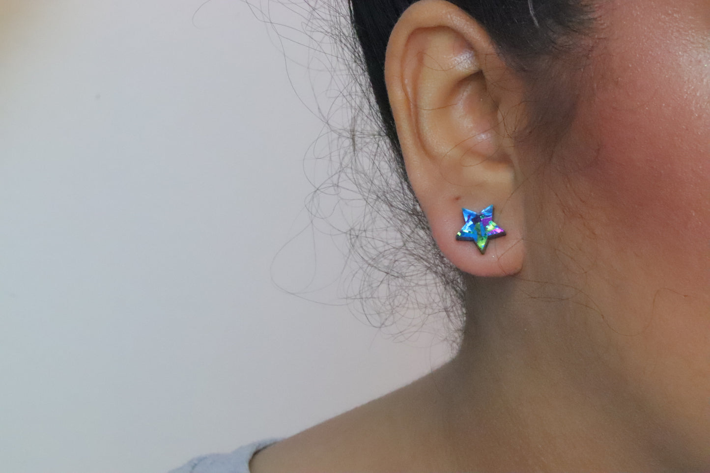 Mini confetti star acrylic earrings