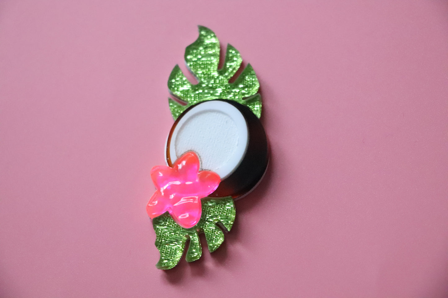 Broche Coconut Club