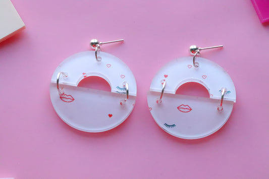 Eyelash lips earrings